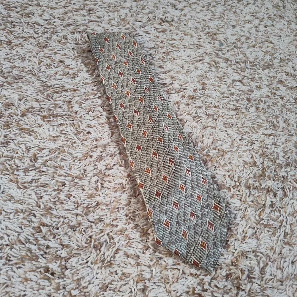 Robert Talbott Dark Gold Diamond Pattern Silk Hand Made In USA Necktie‎